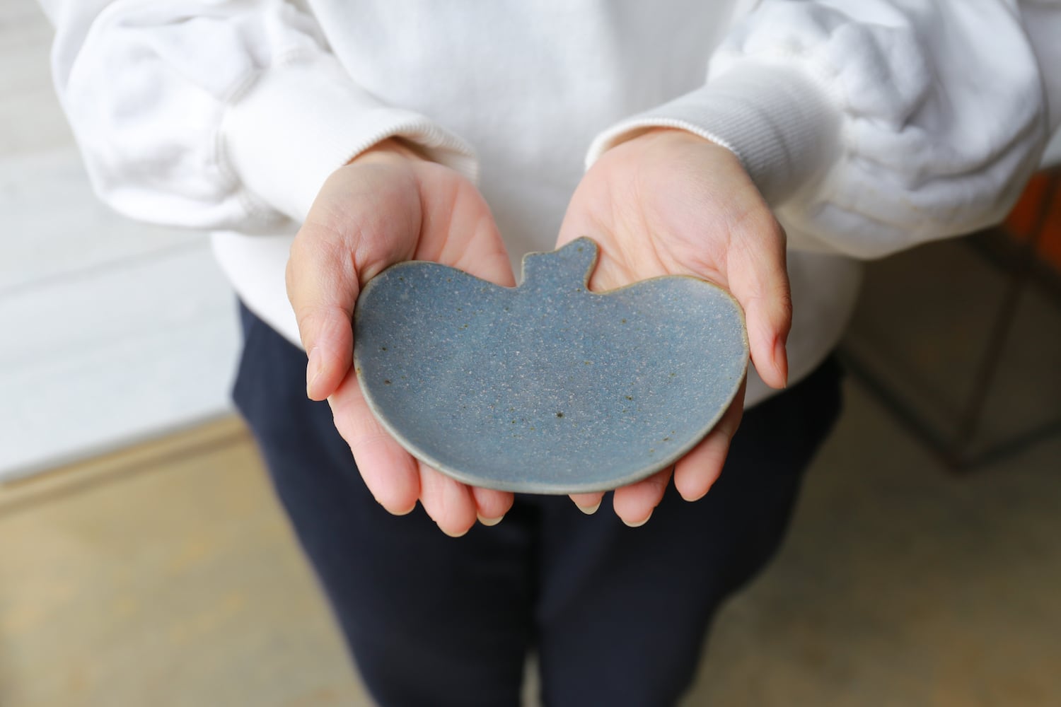 グレー釉 りんご皿 小 | 古谷製陶所