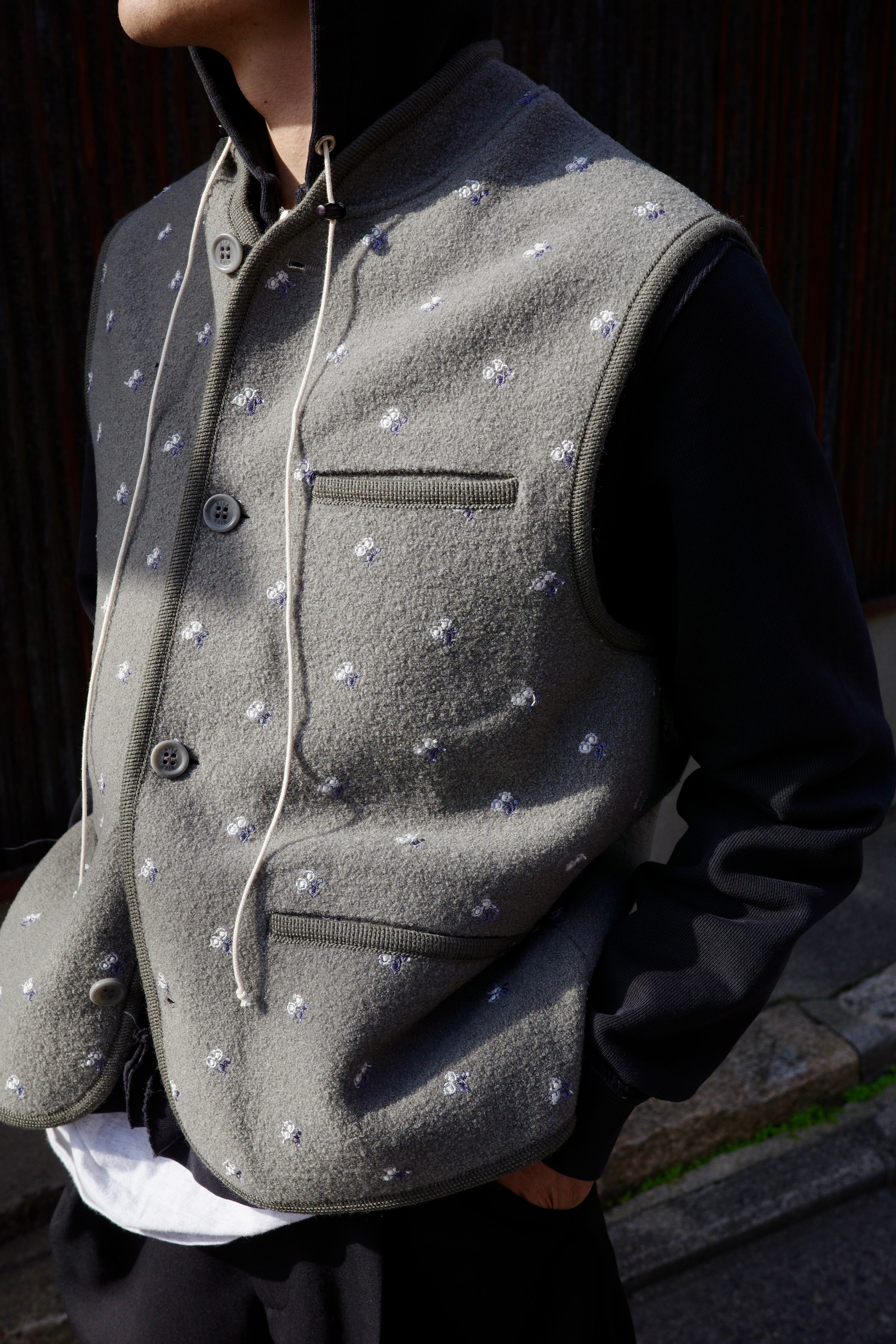 RIER【WALKER GILET -CAMOSCIO FLOWERS DENSE- 】 | lloomm