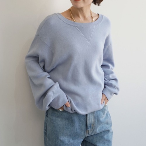 バックUネックニット