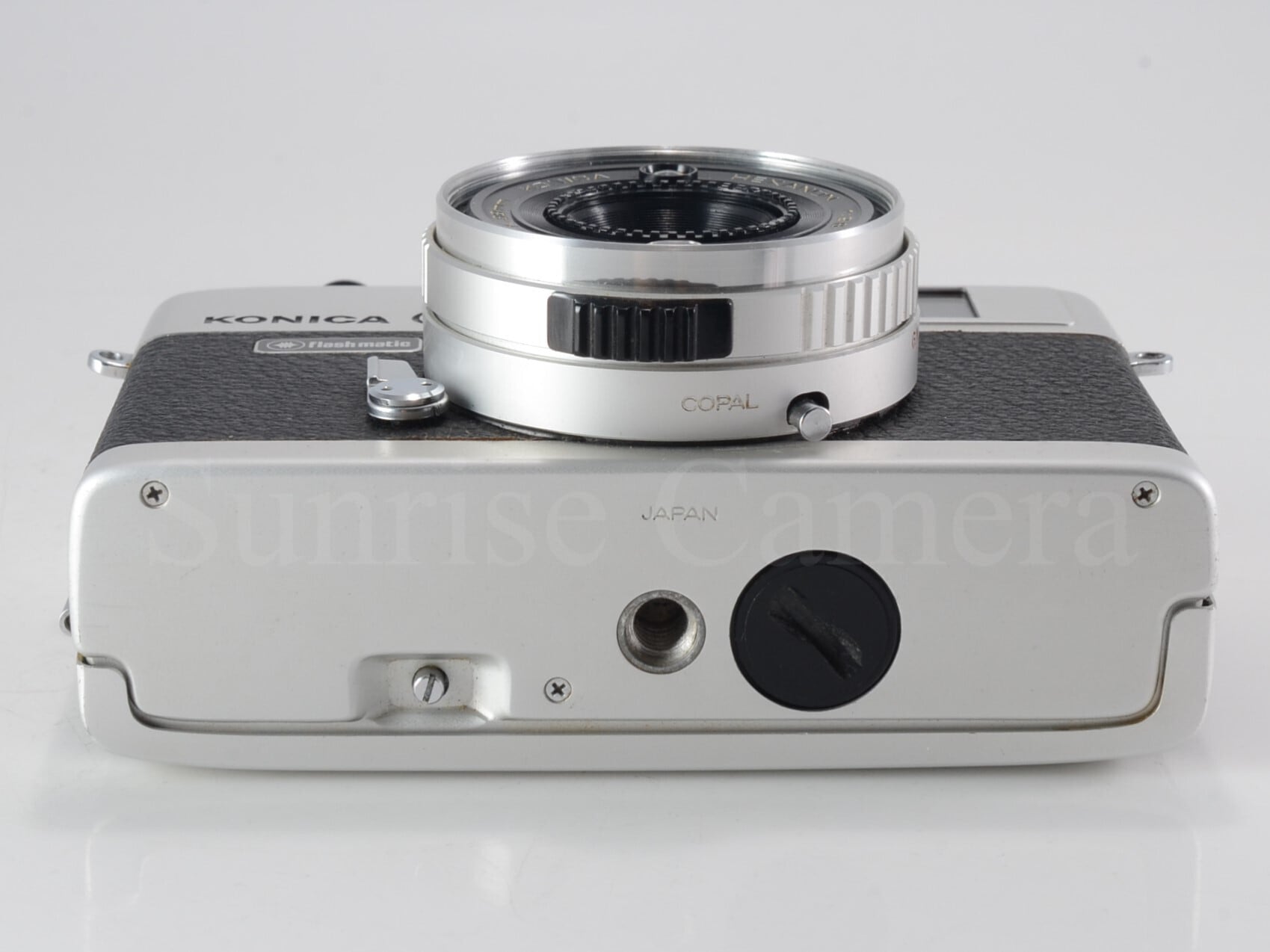 コニカC35フラッシュマティック／ヘキサノン38mmf2.8【実写確認済整備品】 中古】KONICA C35 Flash matic / HEXANON 38mm F2.8 整備済 コニカ