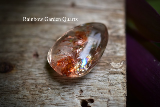 レア★赤い奇跡★虹入り★ガーデンクォーツ　ルース301