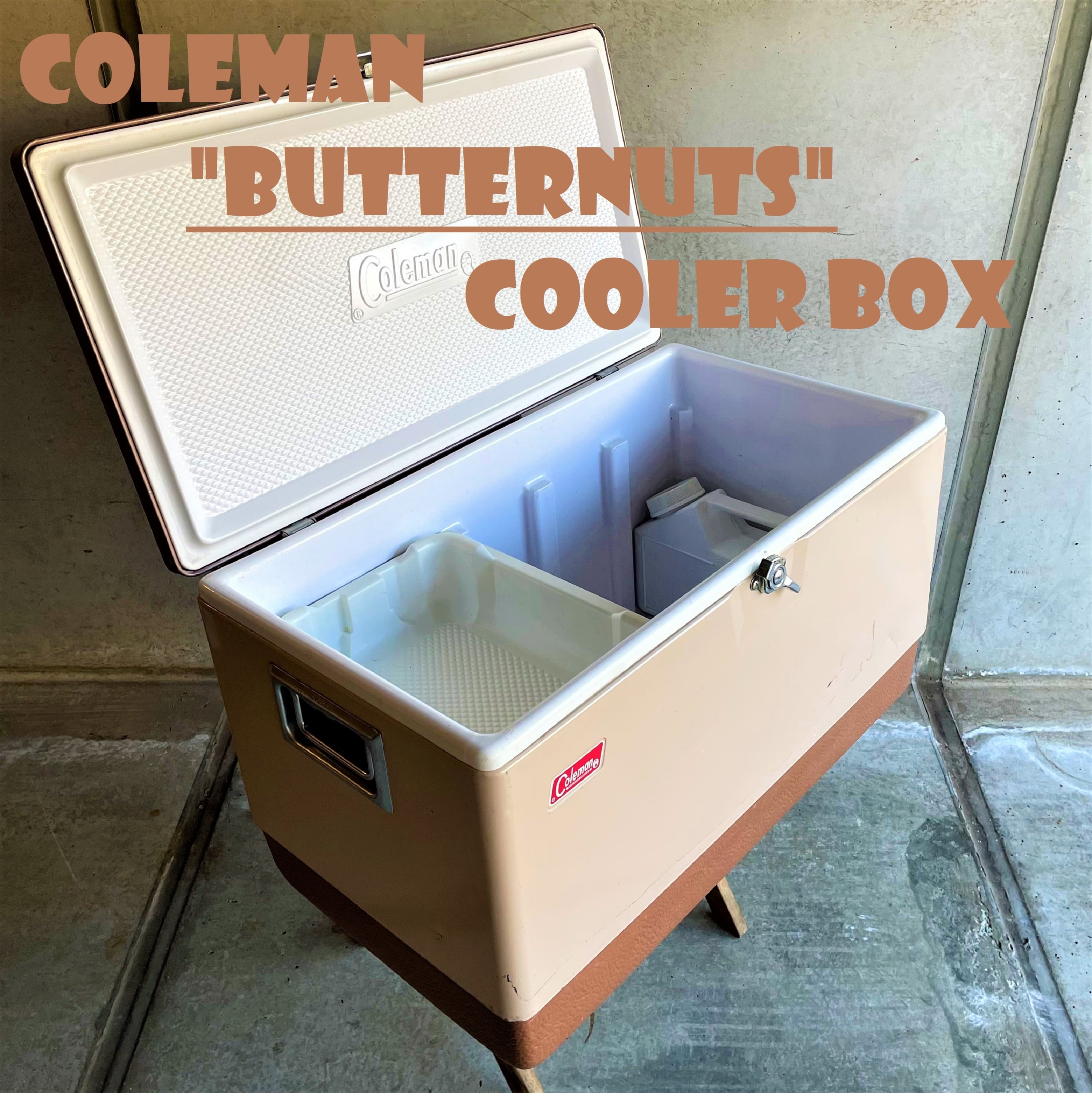 コールマン クーラーボックス 1970年1月製造 チョコパフェ バターナッツ 大容量 ビンテージ ブラウン 70年代 COLEMAN 付属品完備  角割れなし 美品 | スーパービンテージデポ【Super Vintage Depot】