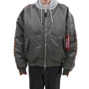【VETEMENTS】BOMBER WITH ATTACHED HOOD