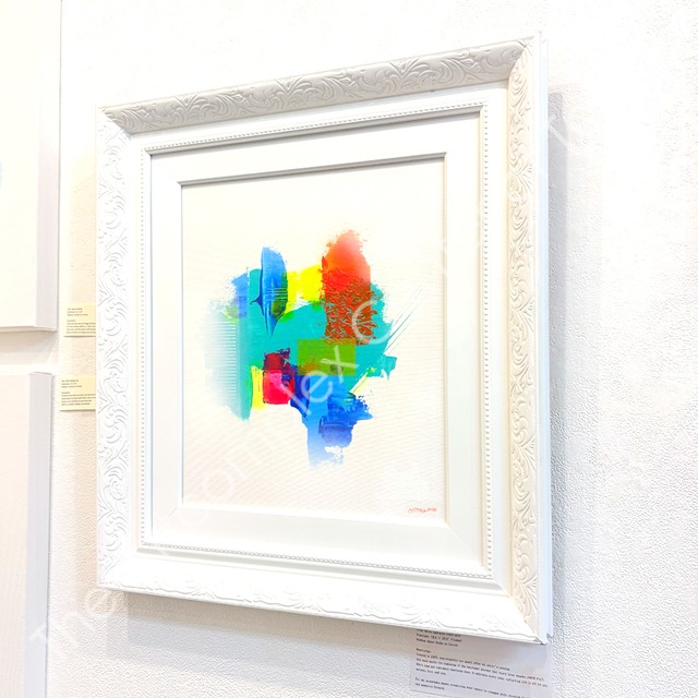 Oscar 「WHITE EMBRACES EVERY COLOR」