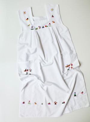 El Salvador embroidery dress