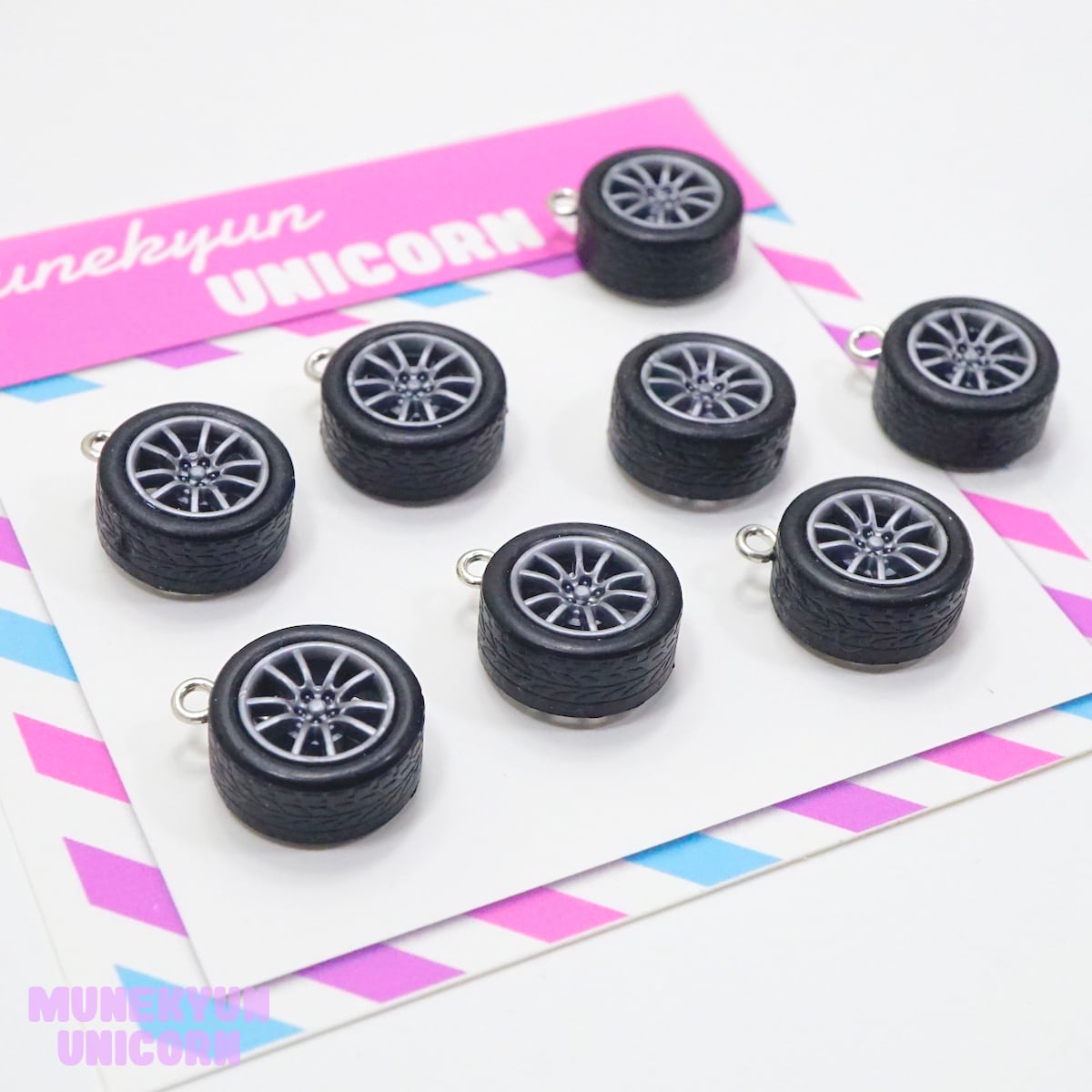 D560【1個】車のタイヤ チャーム | デコパーツとビーズのせかい むねき