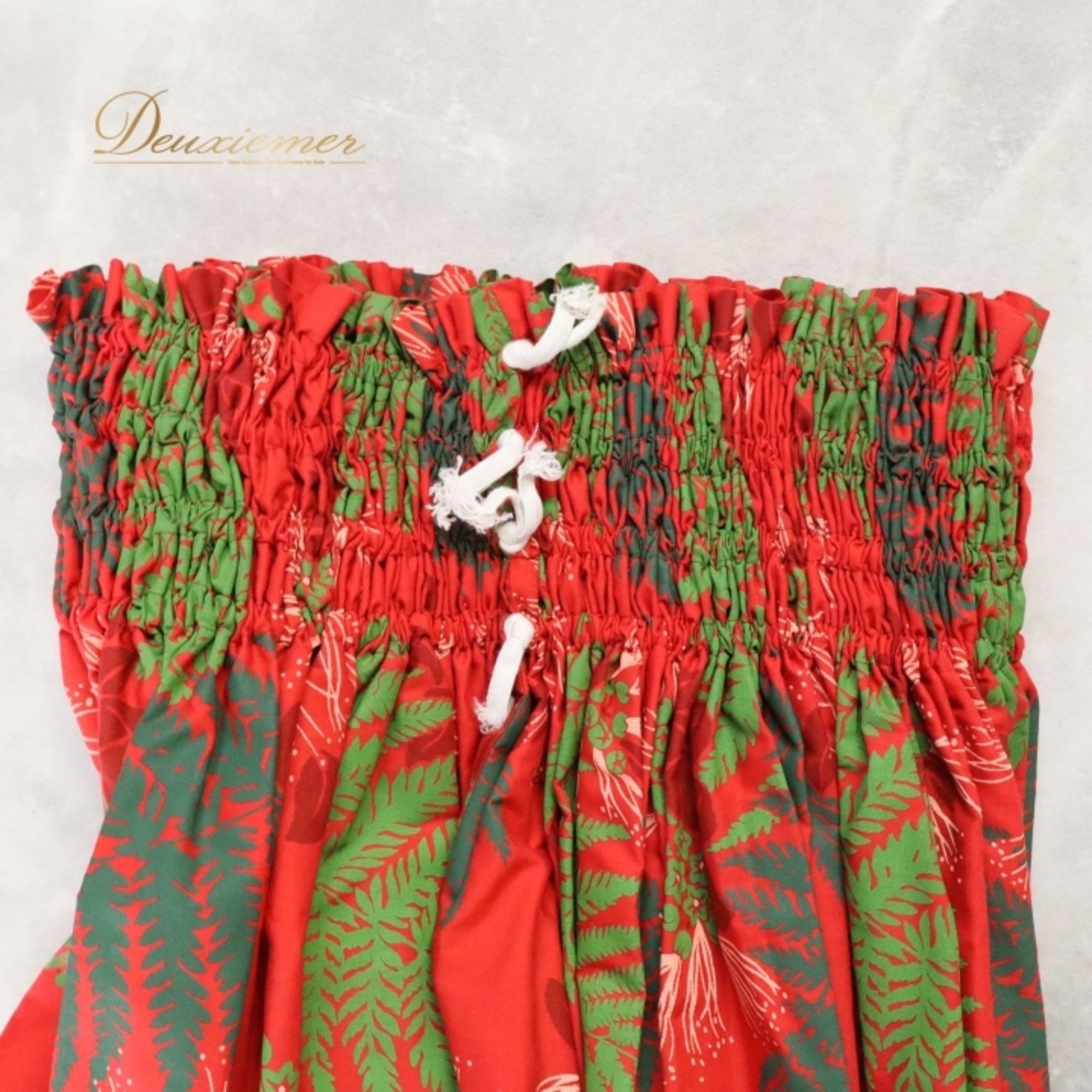 フラダンス 衣装 パウスカート レッド系 Lanai 日本製 ハワイアンプリント アロハ フラ ダンス レッスン 練習 シングル スカート フレア 華やか 鮮やか かわいい おしゃれ 軽やか グリーン系 赤 緑 ホワイト系 白 リゾート 軽量 カジュアル エレガント