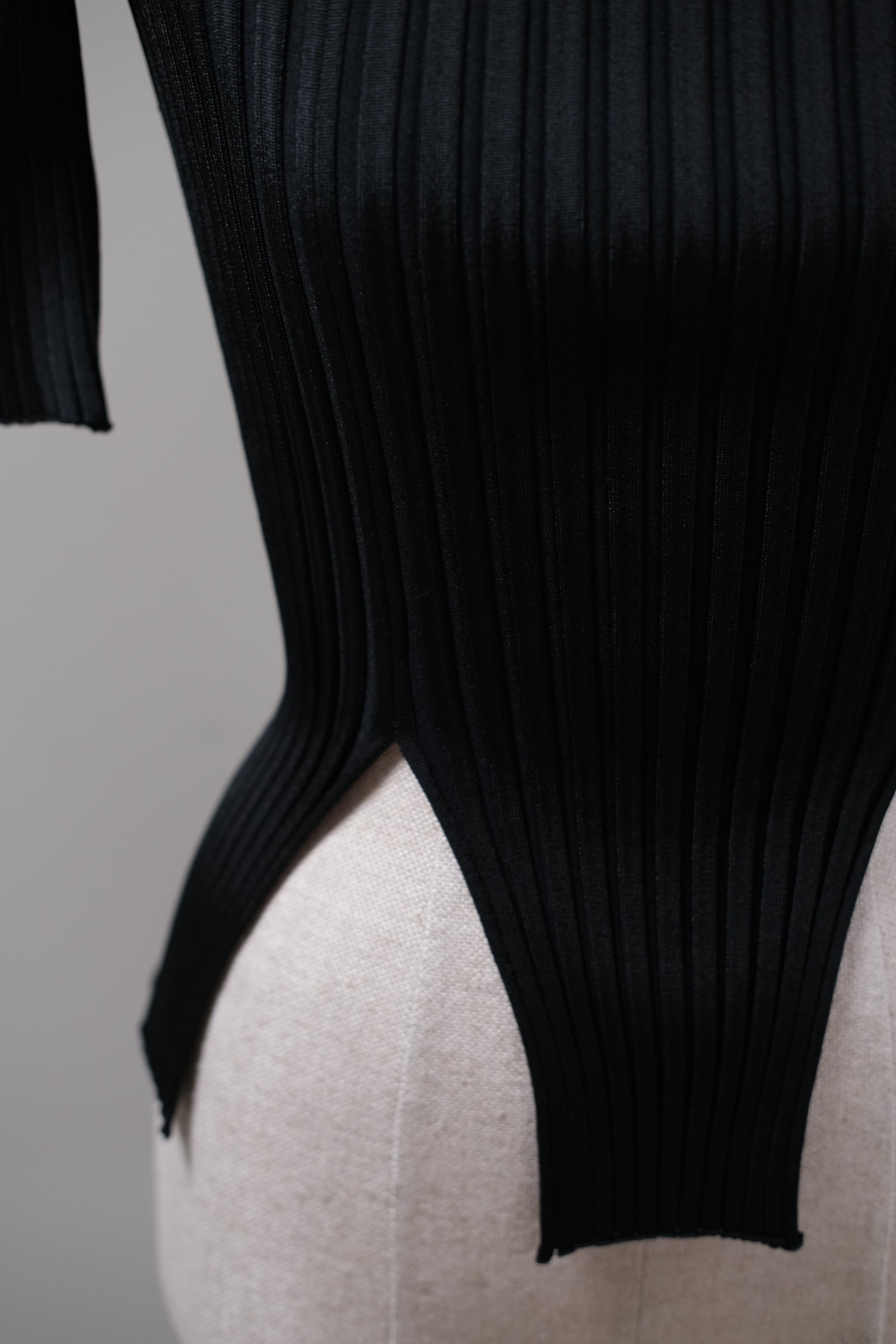 FETICO】rib knit slit top | loop