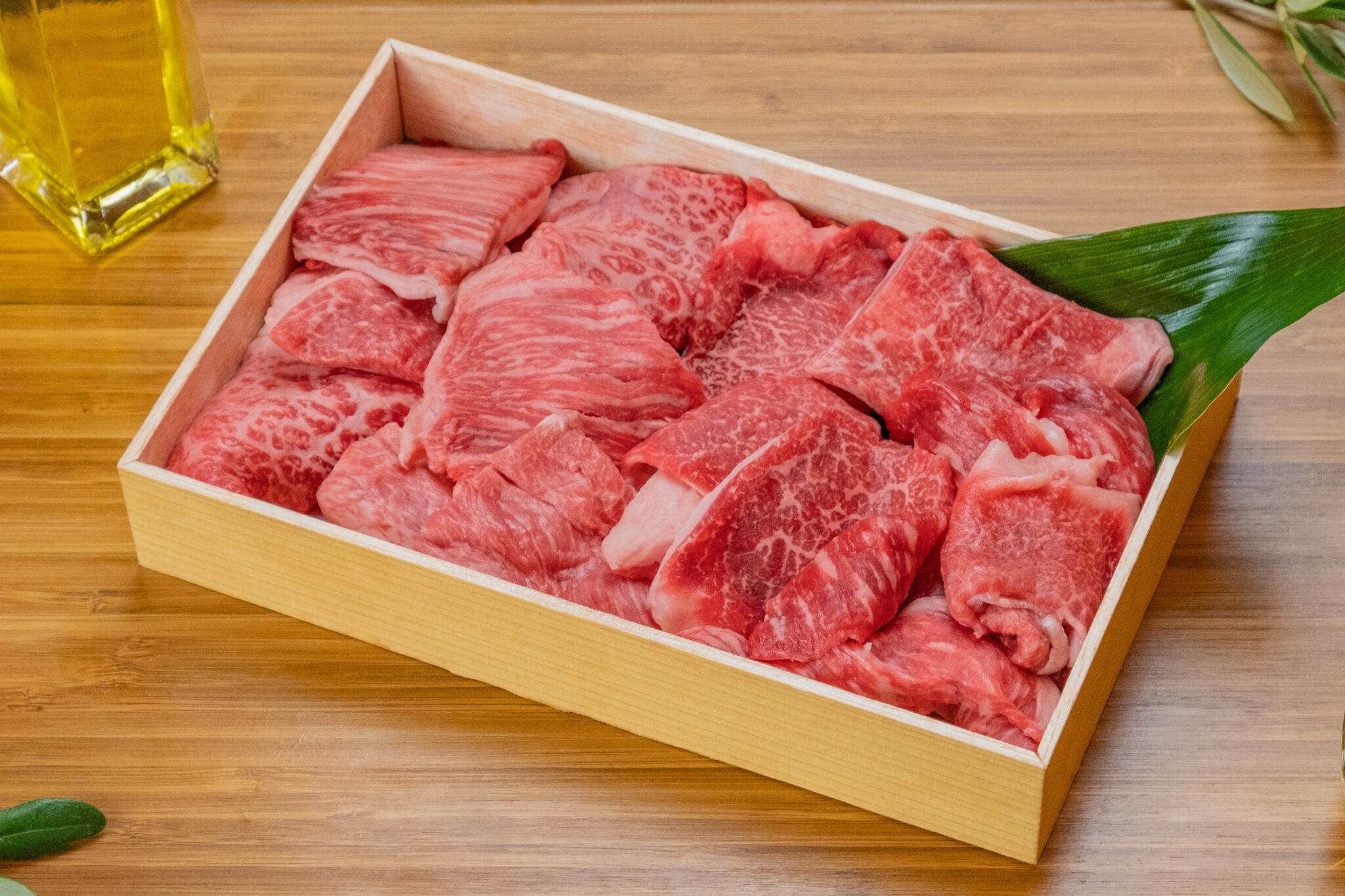 オリーブ牛 牛すじ 1kg入