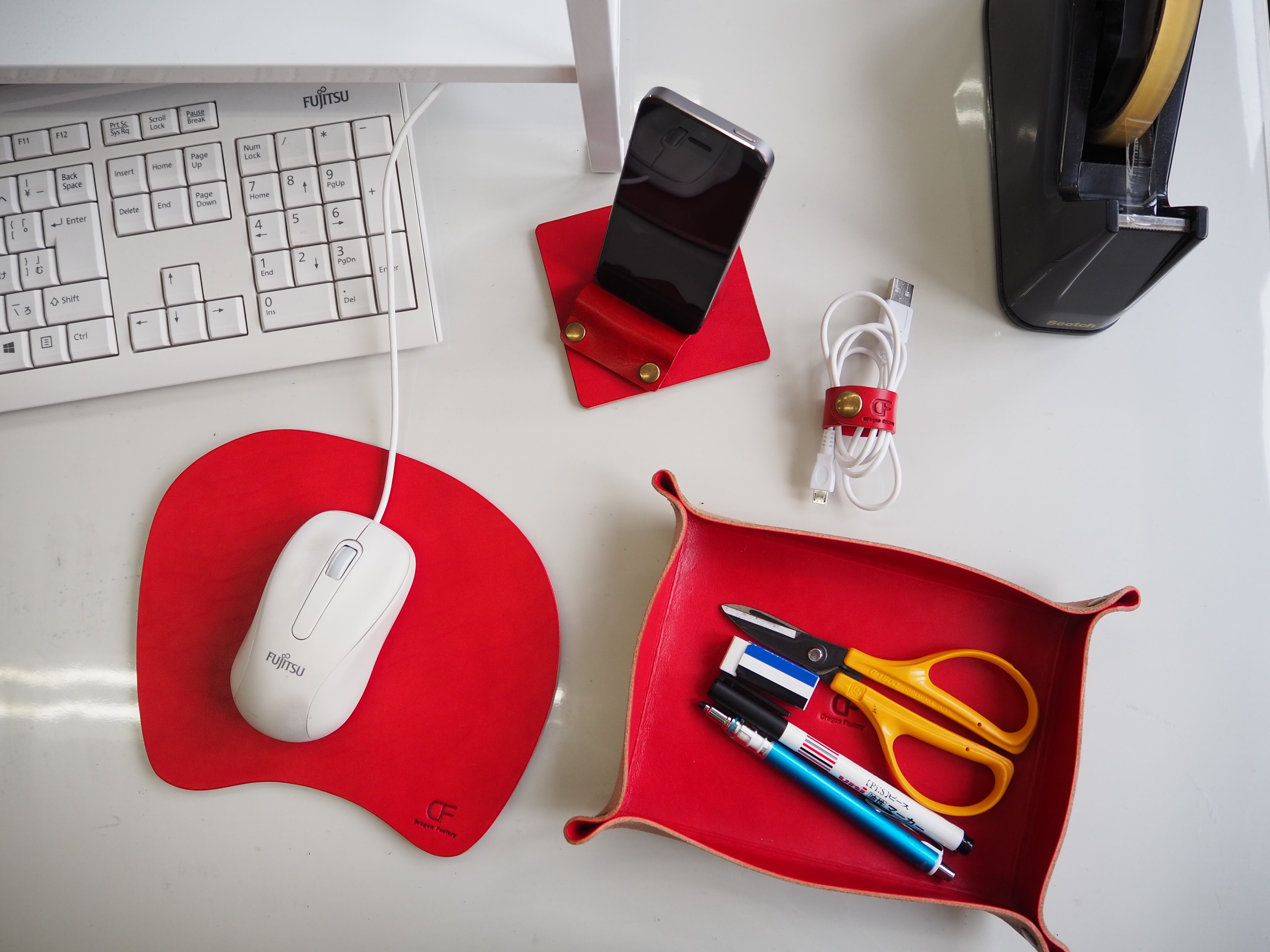 本ヌメ革スマホスタンド（ブラック） | dragon factory