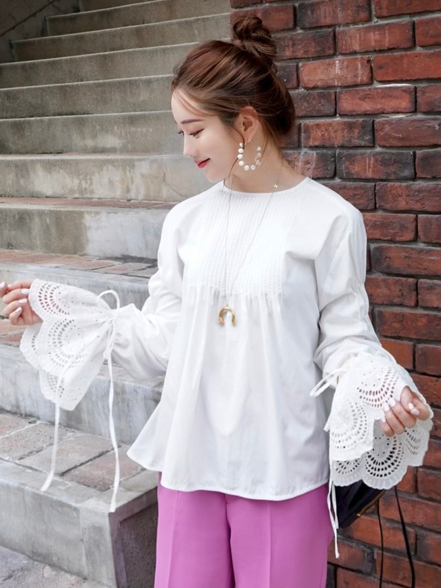 biscuit lace blouse / white 10/7 21:00～ 再販(即納)