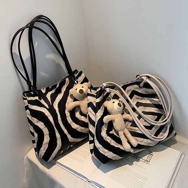 オールマッチラージバッグレディースバッグ2020秋冬新流行ファッションシンプルネットレッド大容量ソフトショルダーバッグ Tiancai_Wing_Bag26826555085