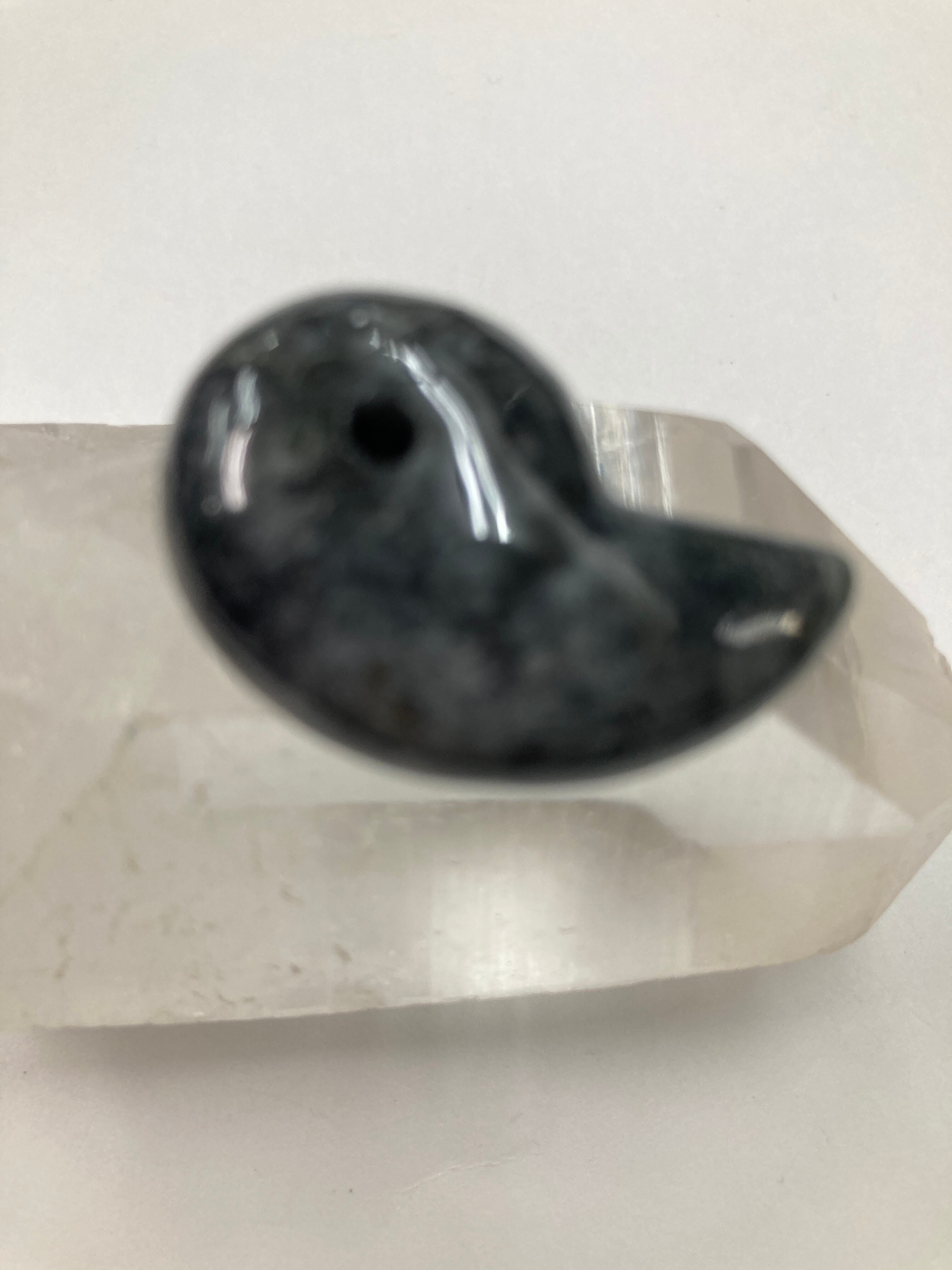 E34394】勾玉＊黒翡翠＊ペンダント Magatama Jade Pendant