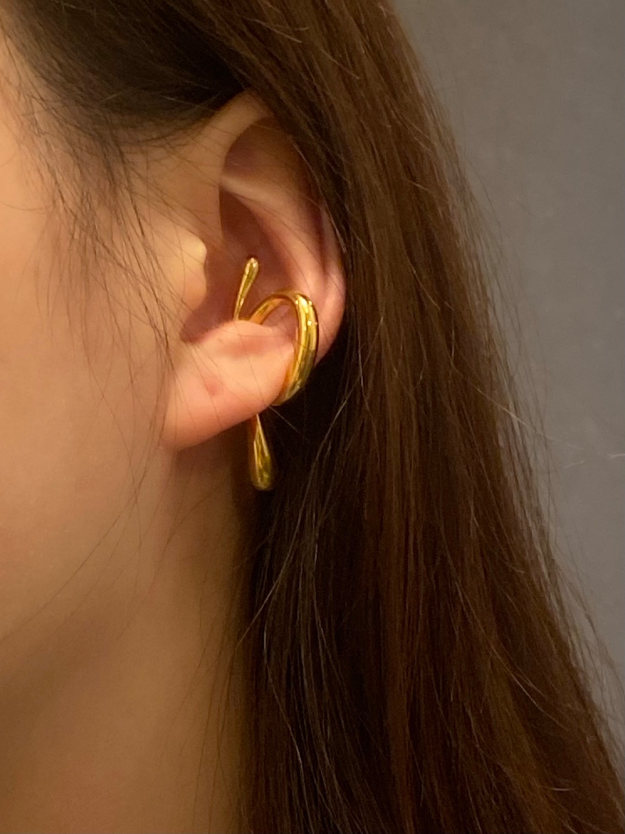 Curve ear cuff