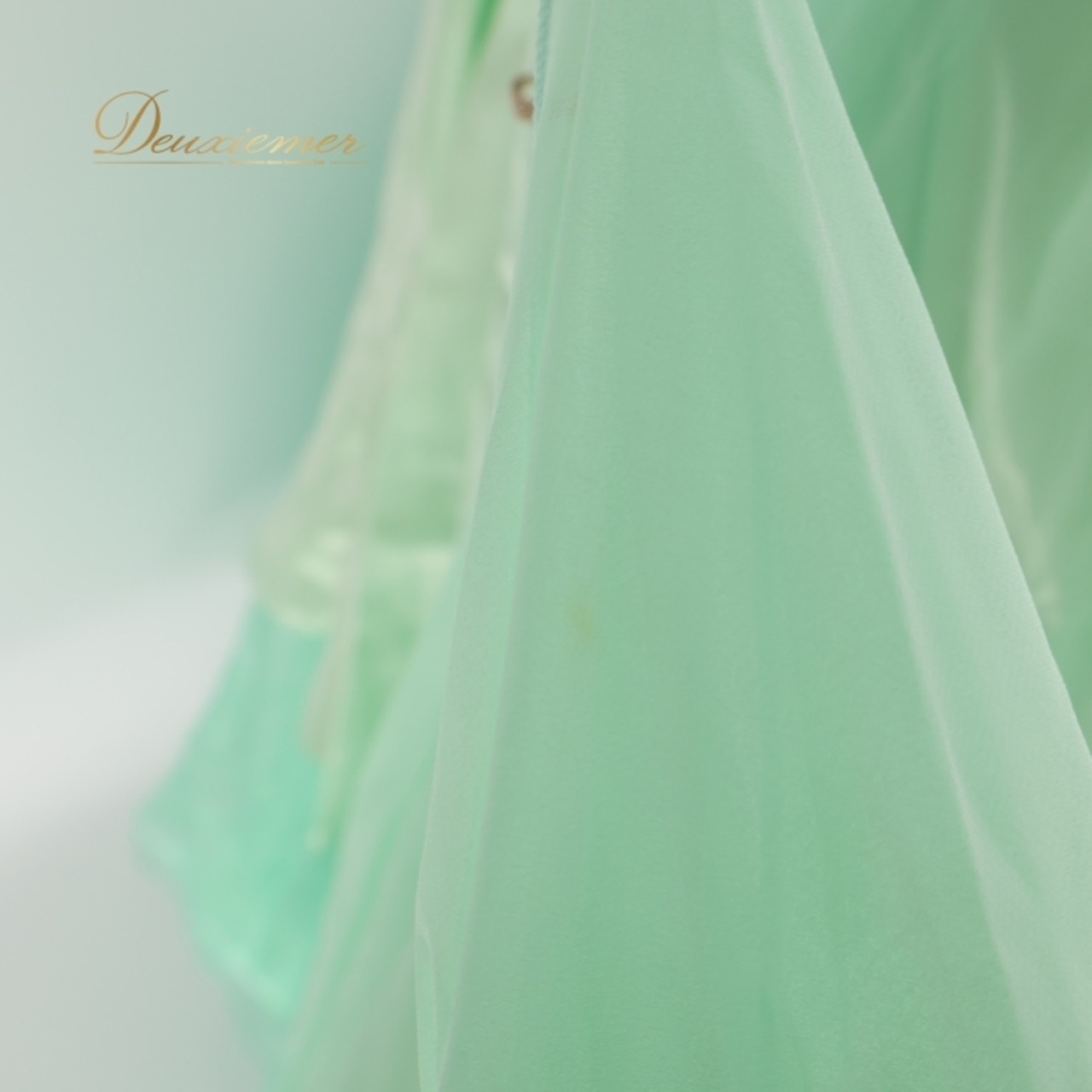 社交ダンス 衣装 スタンダードドレス ワンピース ドレス 緑 ミント 水色 黄緑 フロート デモ 競技 ダンス パーティ 発表会 日本製 グリーン系 パステルカラー 軽やか 印象 美しい コスチューム 競技用 フォーマル モダンダンス ブルー系 フリル デザイン ダンスイベント 発表会用 おしゃれ ステージ衣装