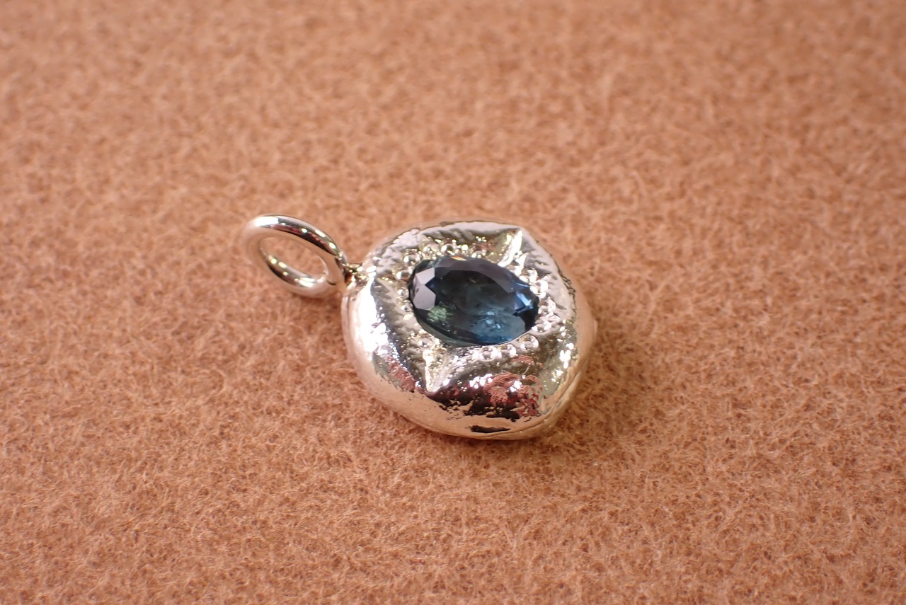 ロンドンブルートパーズペンダントトップ シルバー925 [D11‐102]