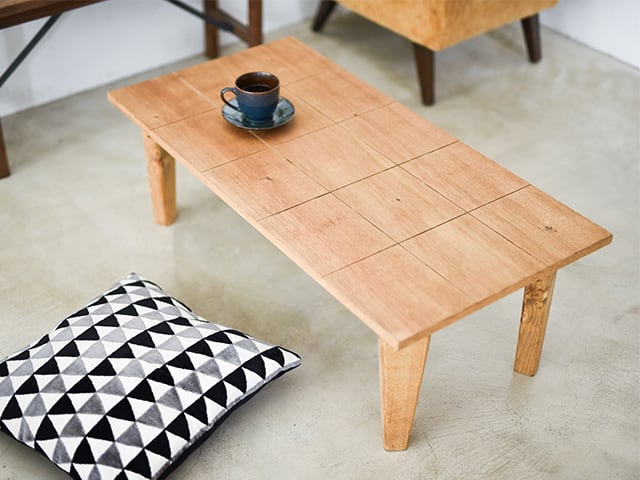 木製折りたたみテーブル チェック柄