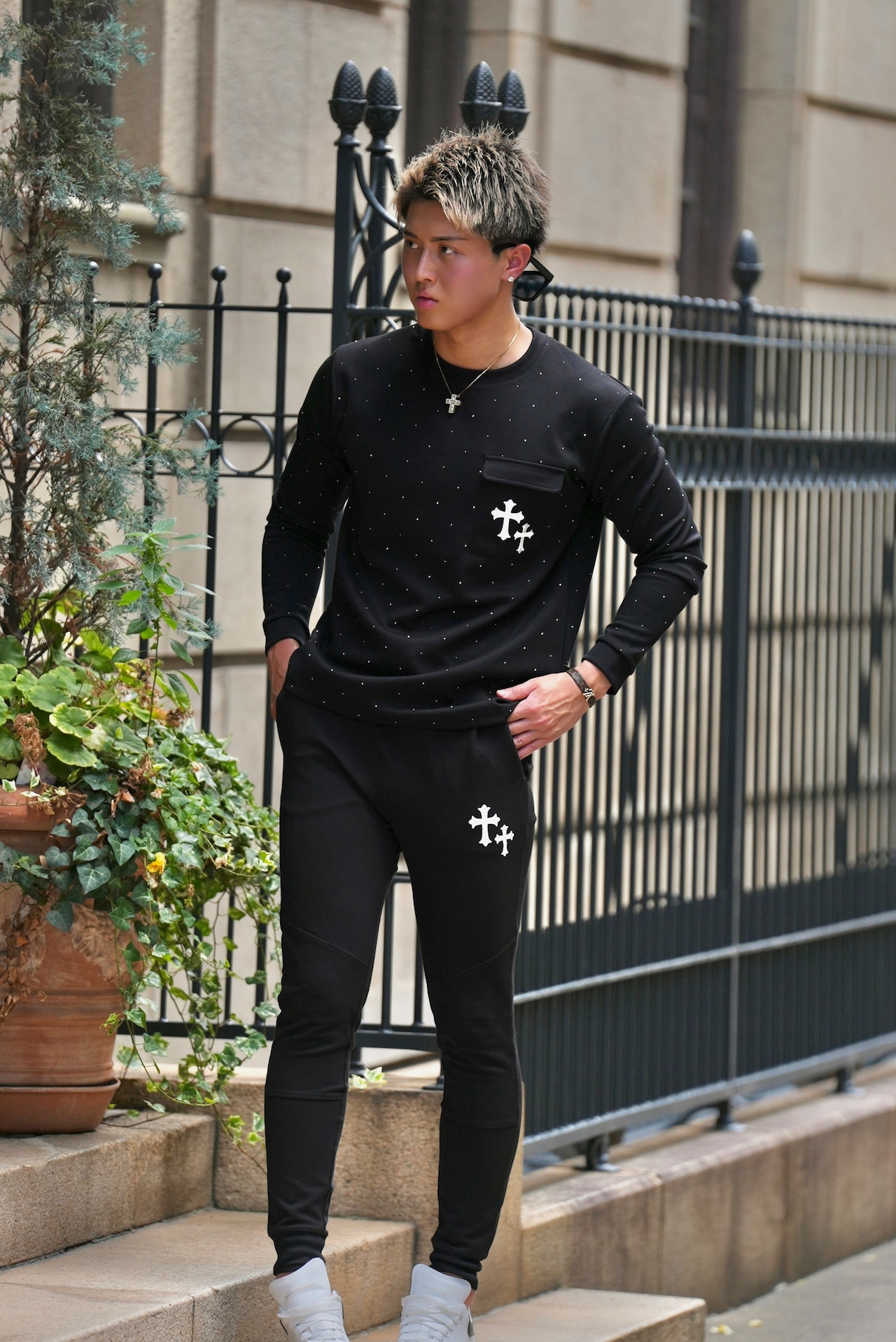 RHINE STONE CROSS SHIRT WHITE【OW25BD008】