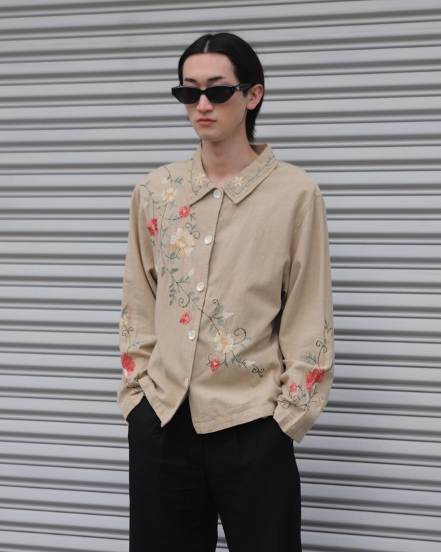 flower embroidery shirt