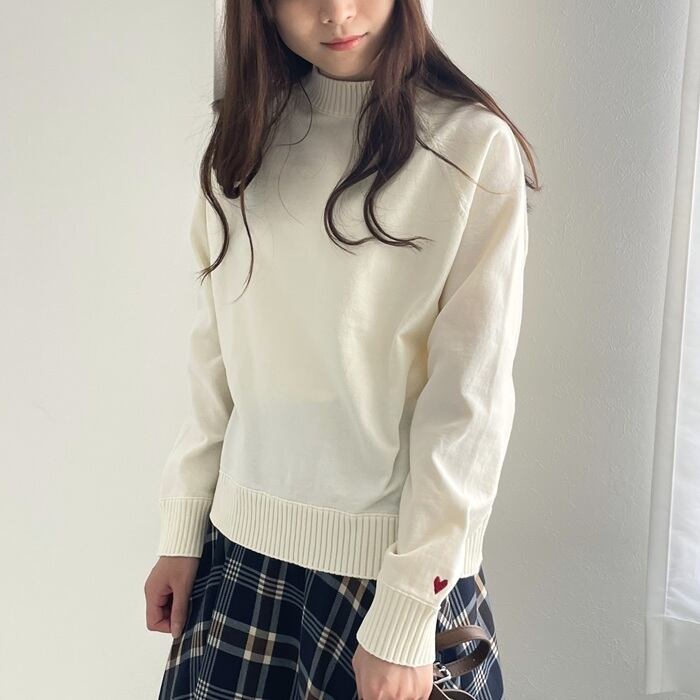 グレー ハート刺繍 クルーネック トレーナー 胸刺繍ロゴクルーネックトレーナー(M オフシロ): トップス