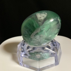52  台座付き たまご グリーンフローライト