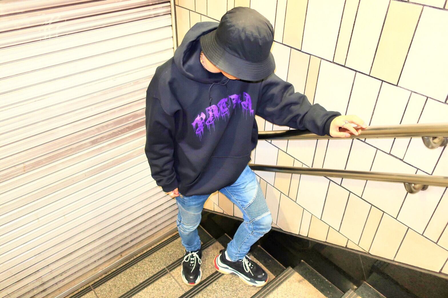 PATRA DRIPLOGO HOODY : BLACKxPURPLE