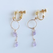 アメシストの上品な色味とカジュアル使い！ほどよい揺れ感が可愛い！ ピアスorイヤリング mm1152