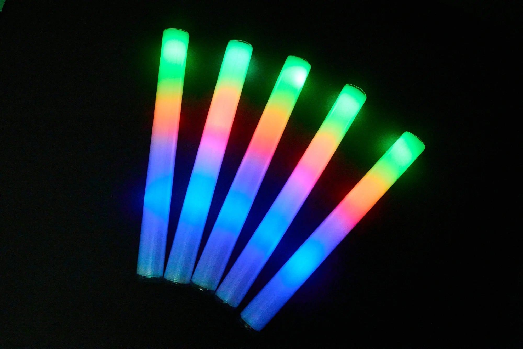 光るルミトン5本セット（レインボー）15インチ ペンライト コンサート LED サイリウム 電池式 コンサート ライト 発砲スチロール 棒 パーティー動画 光るスポンジ棒