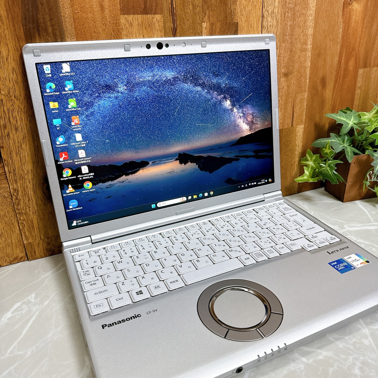 【美品】2021年式 】Panasonic Let’s Note SV1 第11世代Core i5 / メモリ16GB / SSD 256GB / 12.1インチ FHDディスプレイ