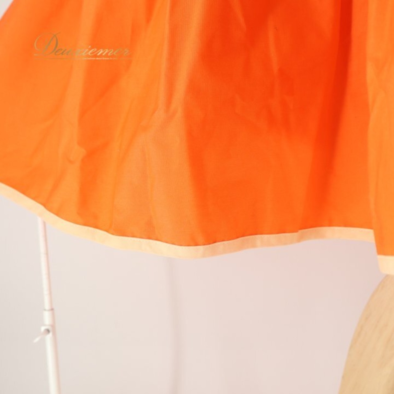 フラダンス 衣装 ワンピース ドレス オレンジ系 アロハスタンダード ALOHASTANDARDS 日本製 バラ柄 ロケラニ柄 キャミソールドレス フレアスカート ダンス衣装 ハワイアンダンス レディース ホワイト系 オレンジ系 橙 華やか 鮮やか かわいい おしゃれ キャミソール ワンピ ロケラニ ローズ バラ柄 フレア Aライン ギャザー フラワープリント ハワイアンテイスト ボリュームスカート ひらひら ふんわり キュート エレガント かわいい 大人女子 ダンス発表会 フラレッスン フラショー