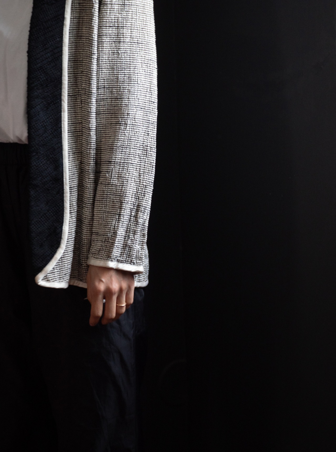 "ANNIKKI KARVINEN" 1980s Shawl collar silk jacket