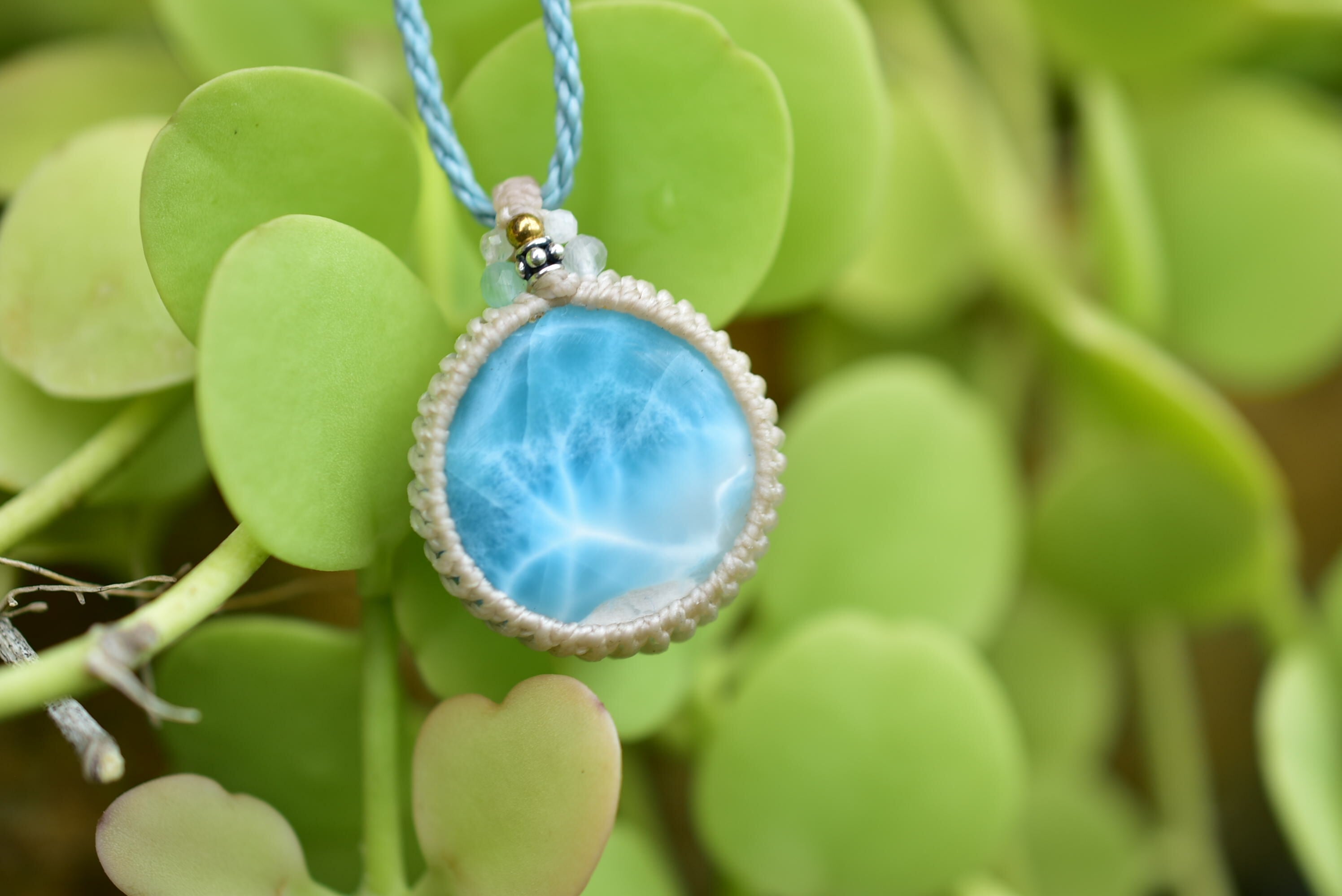 透け感と動脈☆ラリマー マクラメペンダント419 | Funky garuda