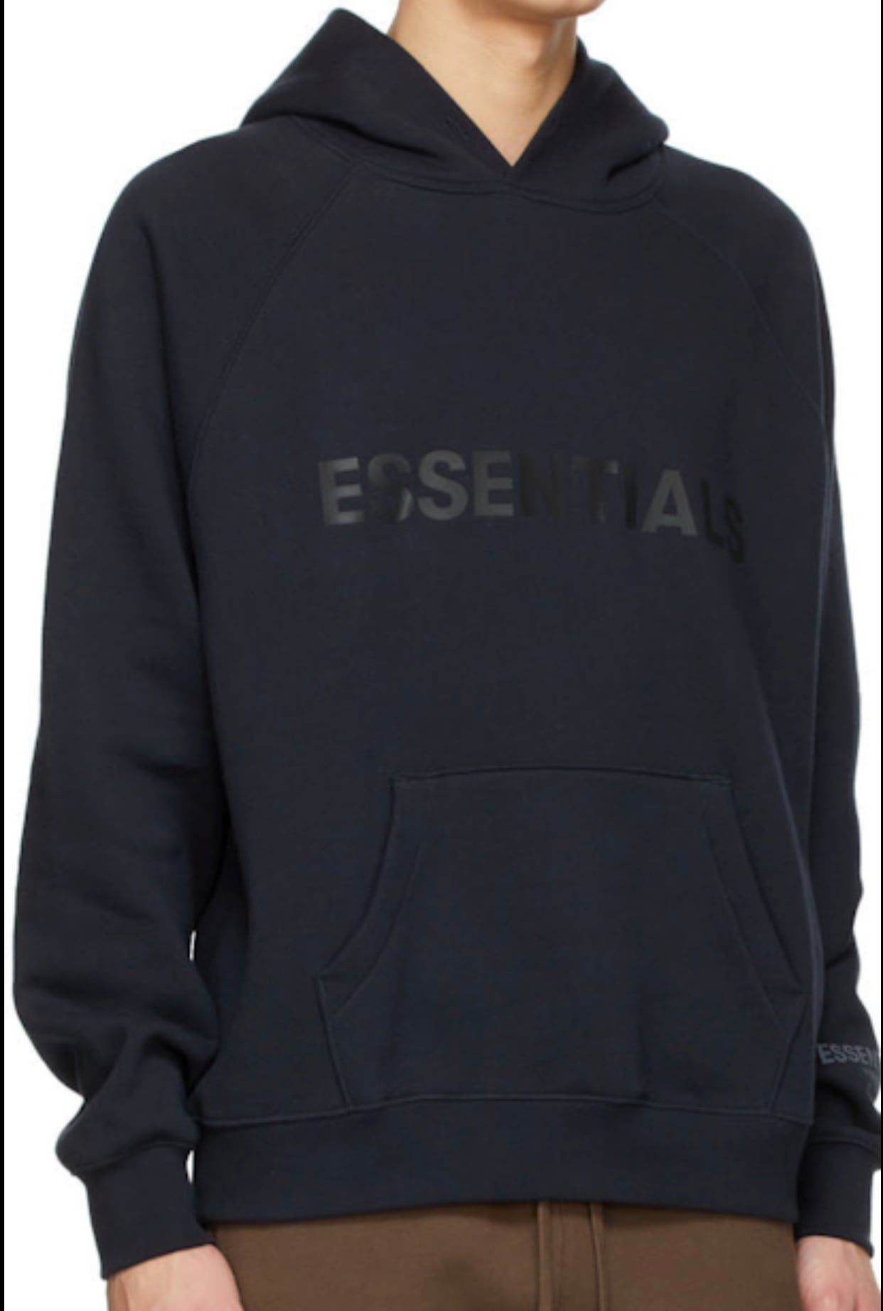 FOG ESSENTIALSフロントロゴ プルオーバーパーカー¥27,000+tax FOG ESSENTIALSフロントロゴ プルオーバーパーカー¥27,000+tax