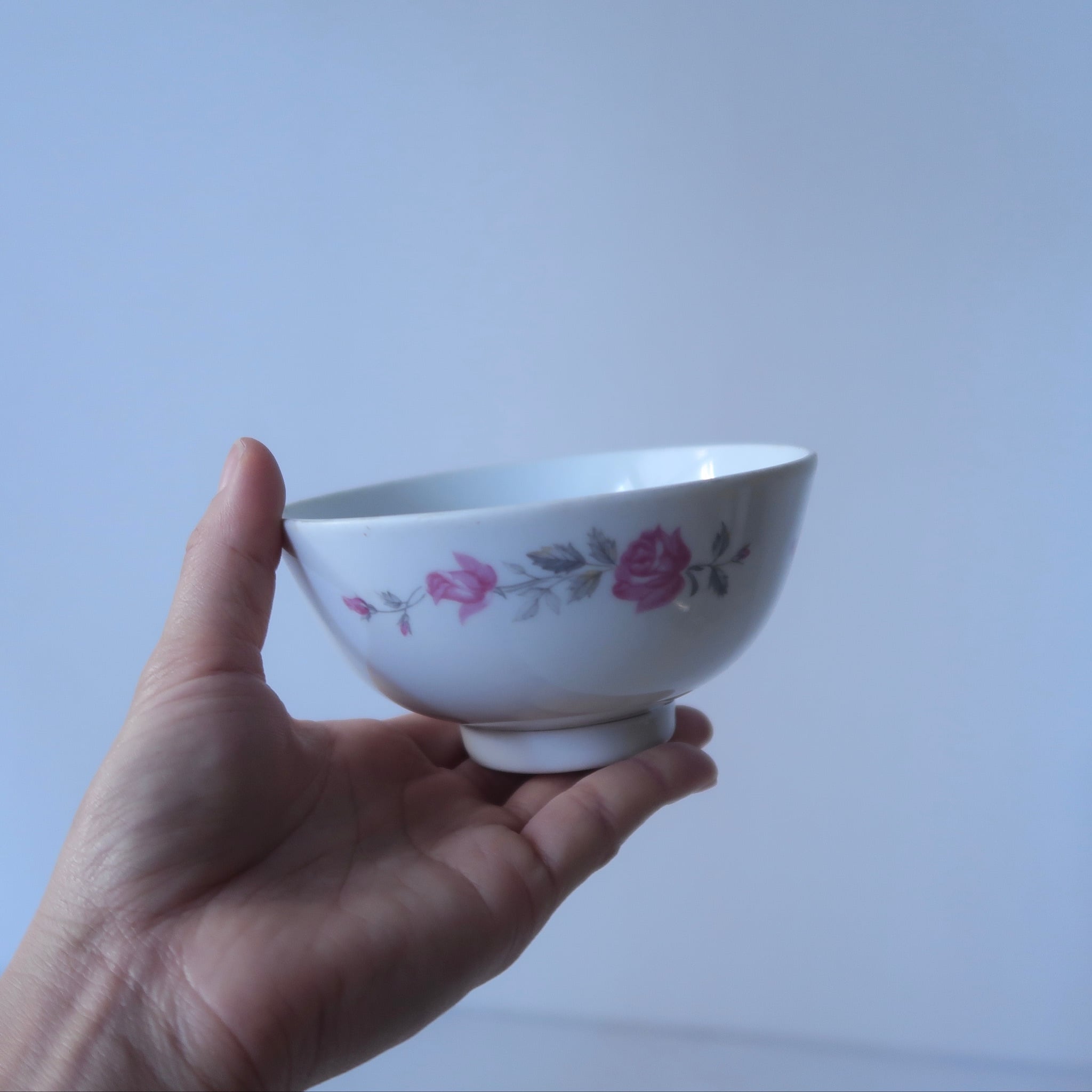 台湾食器】淡いピンクのお花-お椀 | SUISUI