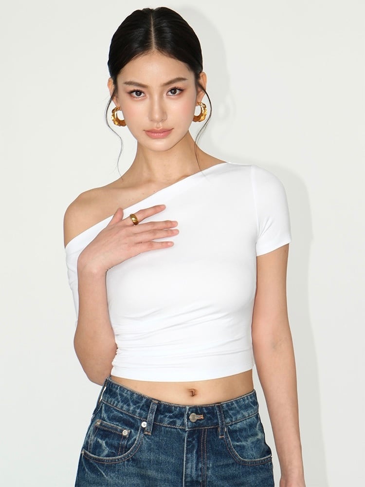 フェミニンアシメトップ