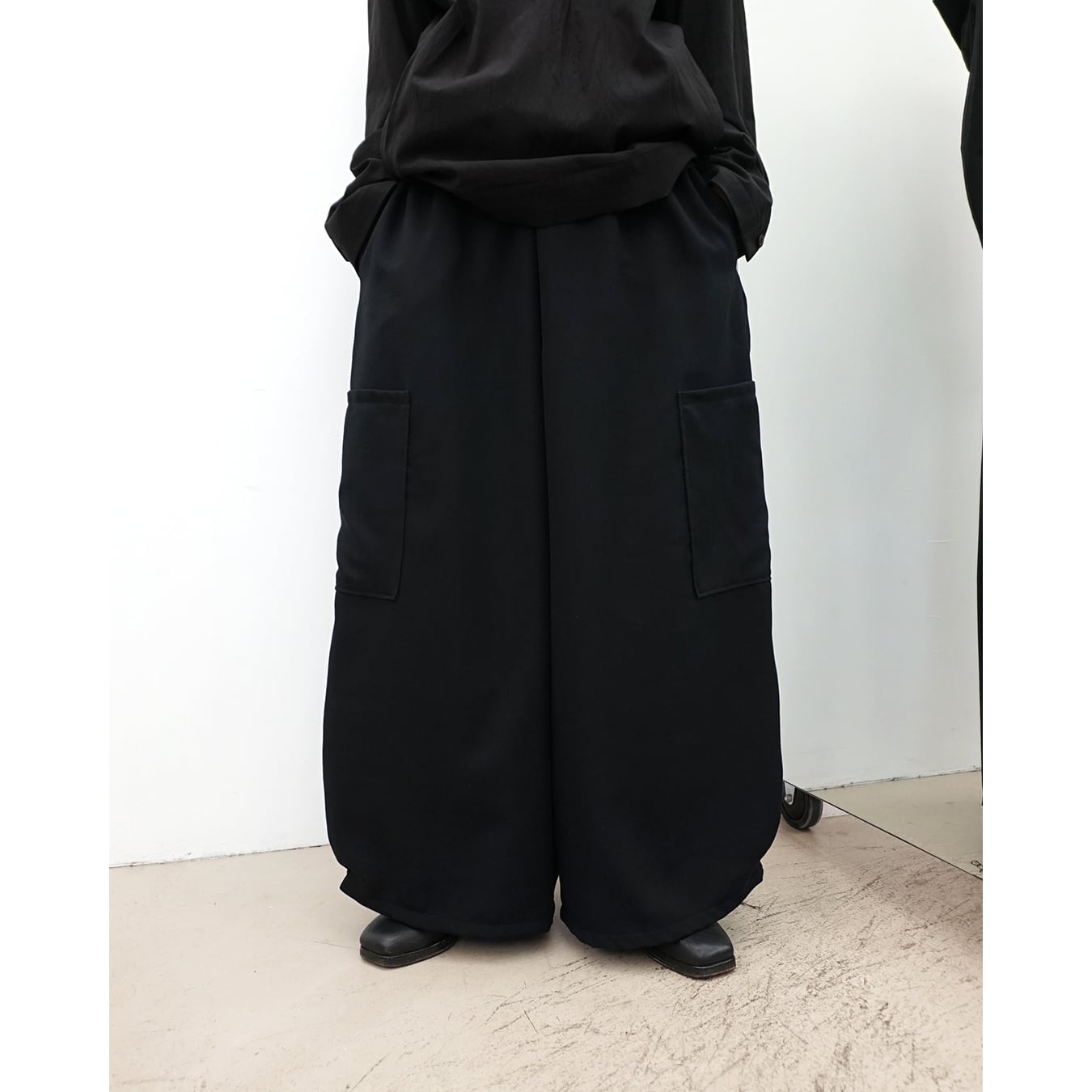 kujaku] (クジャク) P-579 wide easy cargo pants | Clique Tokyo