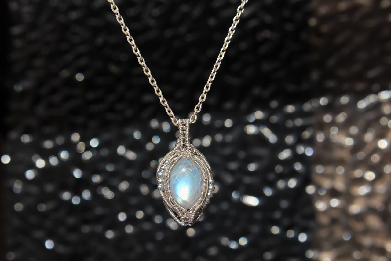 Rainbow moonstone silver925 wire wrapping  pendant