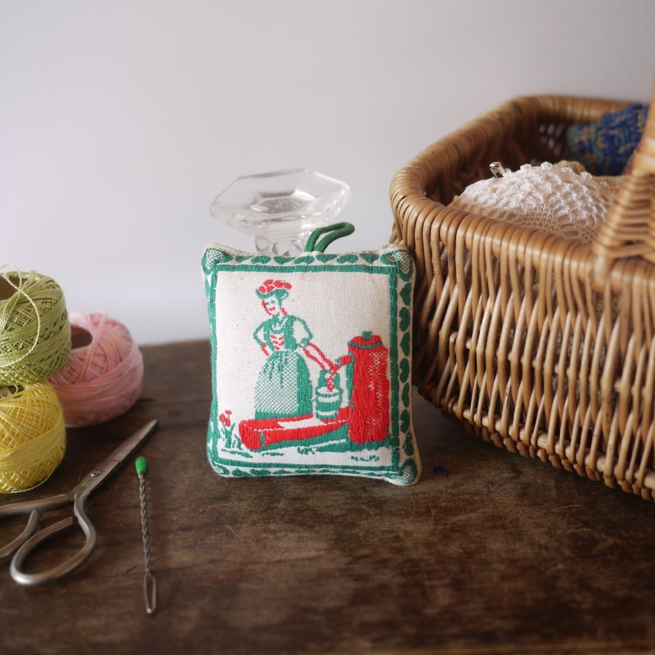 チロリアン ピンクッション 山小屋 ドイツ