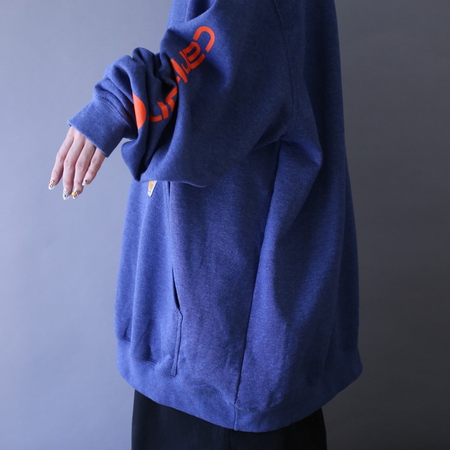 "carhartt" sleeve printed design 3XL over silhouette blue parka