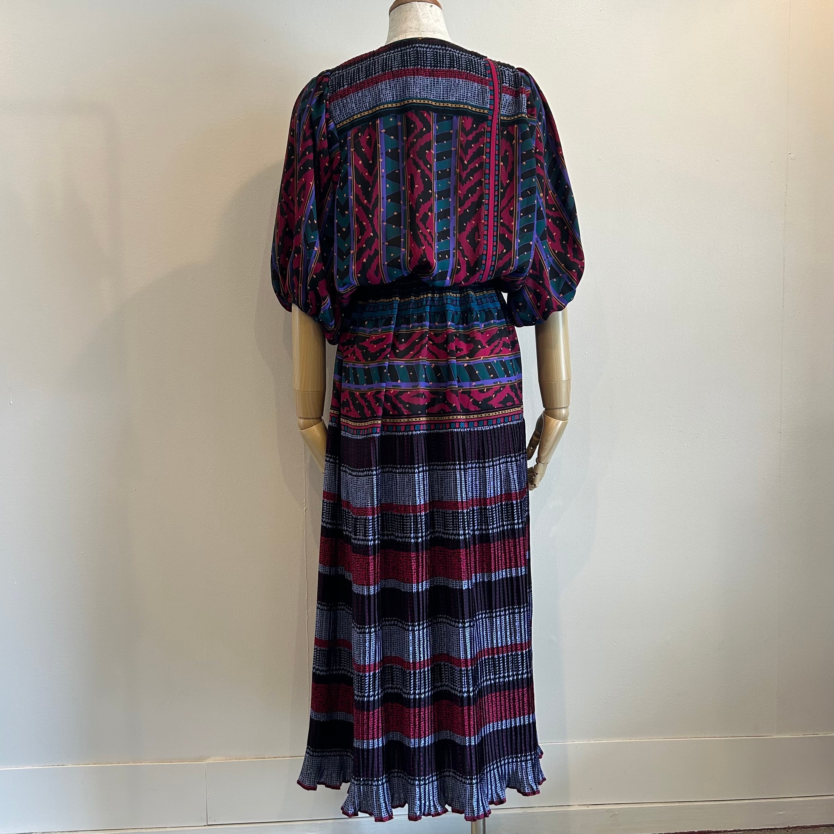 diane freis ワンピース | Monique vintagestore 古着の通販サイト diane freis ワンピース | Monique vintagestore 古着の通販サイト