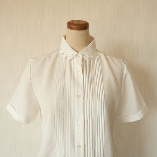 レースブラウス