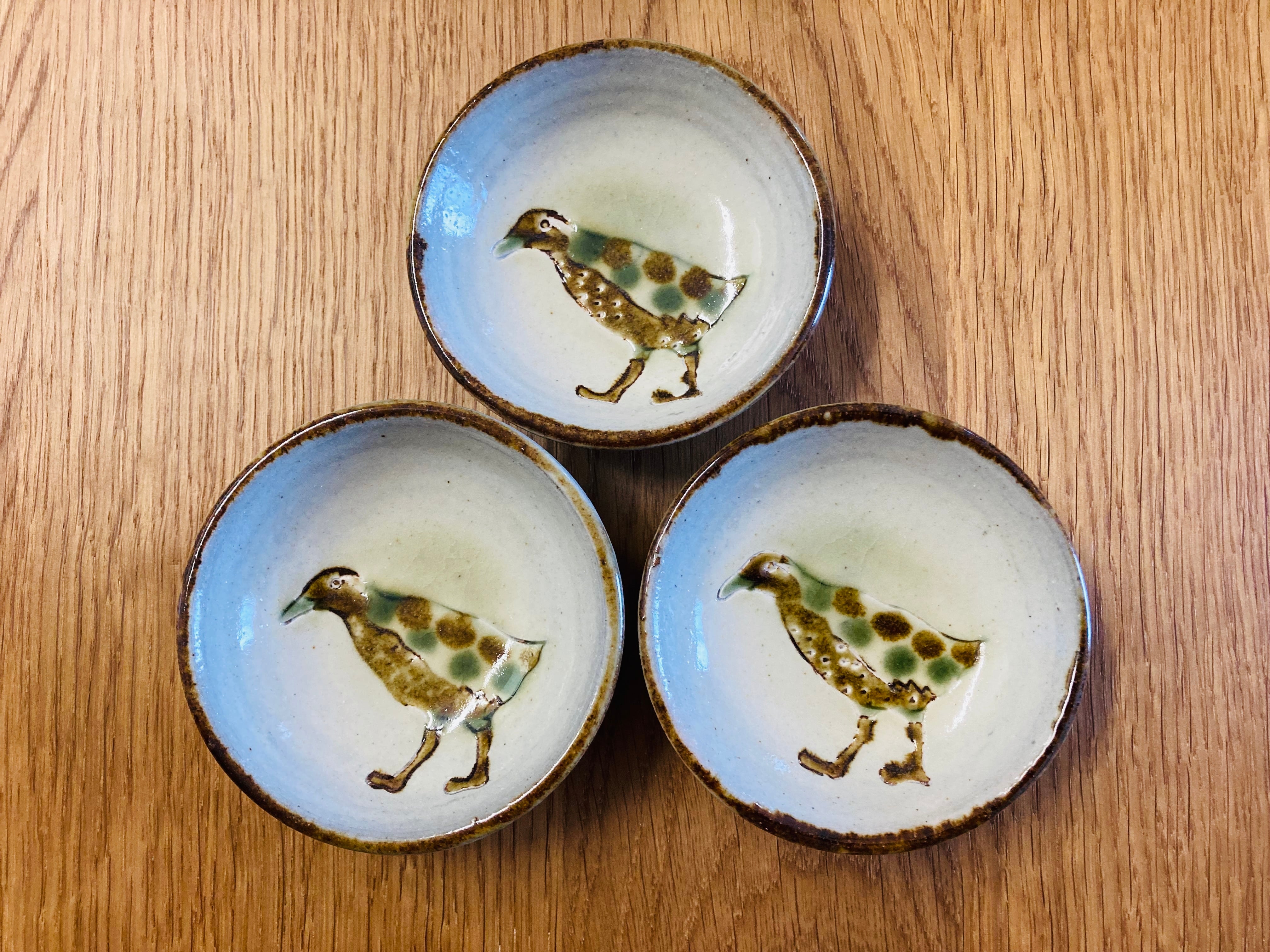 やちむん ヤンバルクイナ・小皿(やちむん工房mug) | &kiitos やちむん ヤンバルクイナ・小皿(やちむん工房mug) | &kiitos