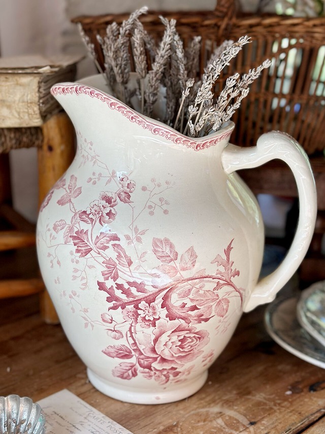 陶器のピッチャー ジャグ 水差し 赤い花柄 Choisy le roi