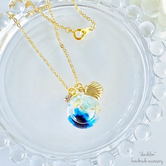 マリンカラー 花と貝のハーバリウムネックレス Dandelion ガラスドームやハーバリウムの大人可愛いハンドメイドピアス マリンカラー 花と貝のハーバリウムネックレス Dandelion ガラスドームやハーバリウムの大人可愛いハンドメイドピアス