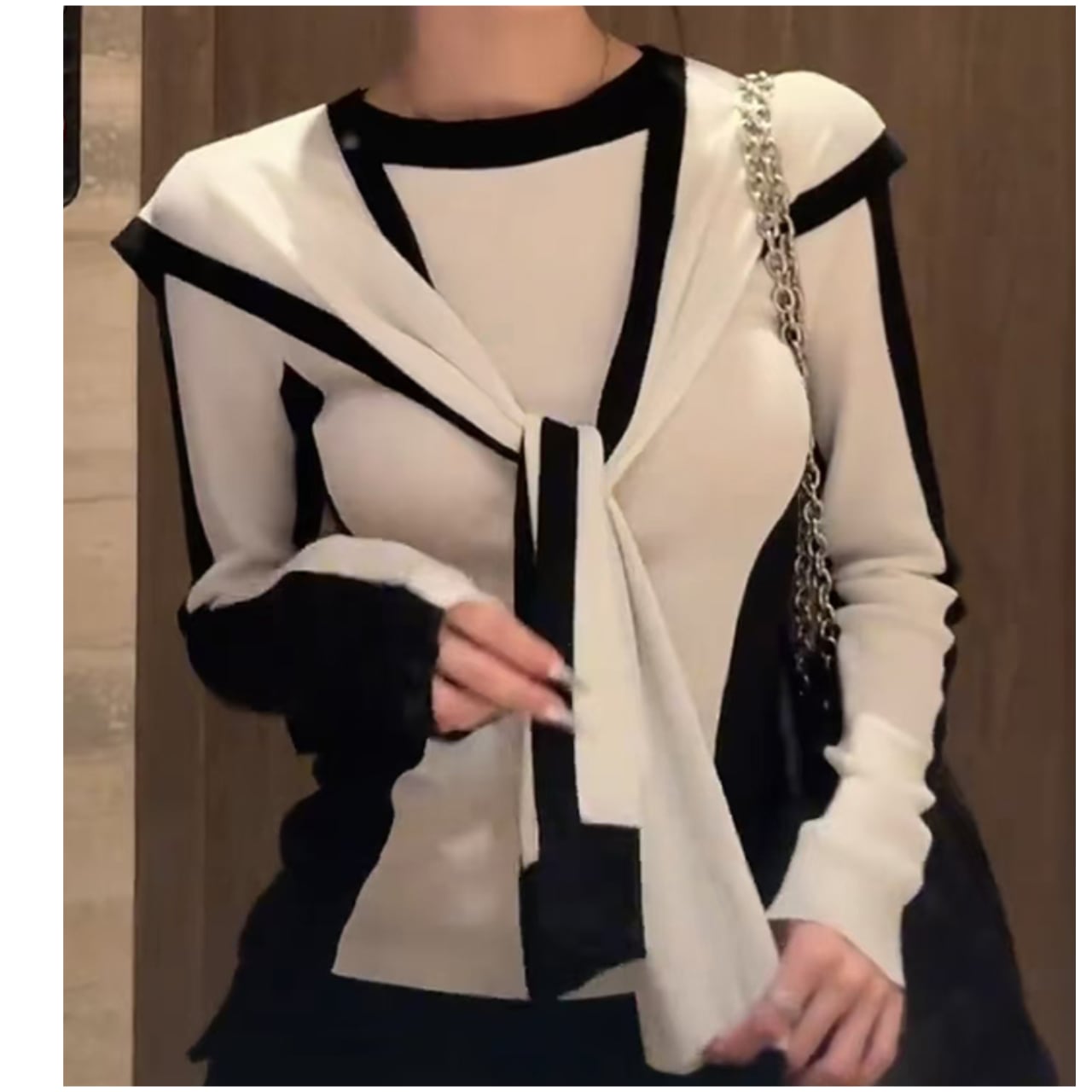 Bicolor Front Knot Design Knit L00388