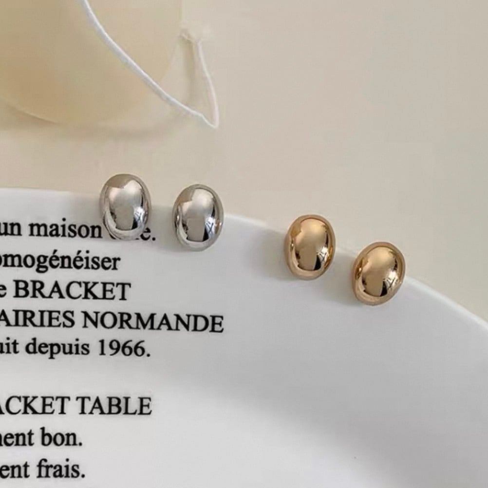 エッグボールピアス 233147