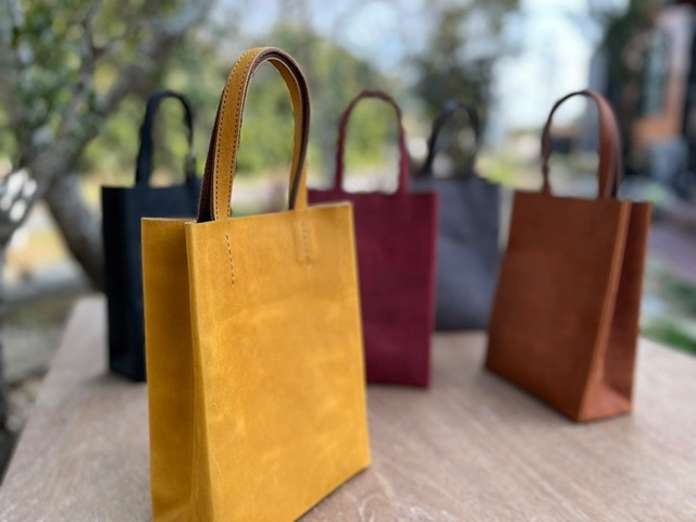 【NEW】牛革の紙袋のような革袋・小さめ