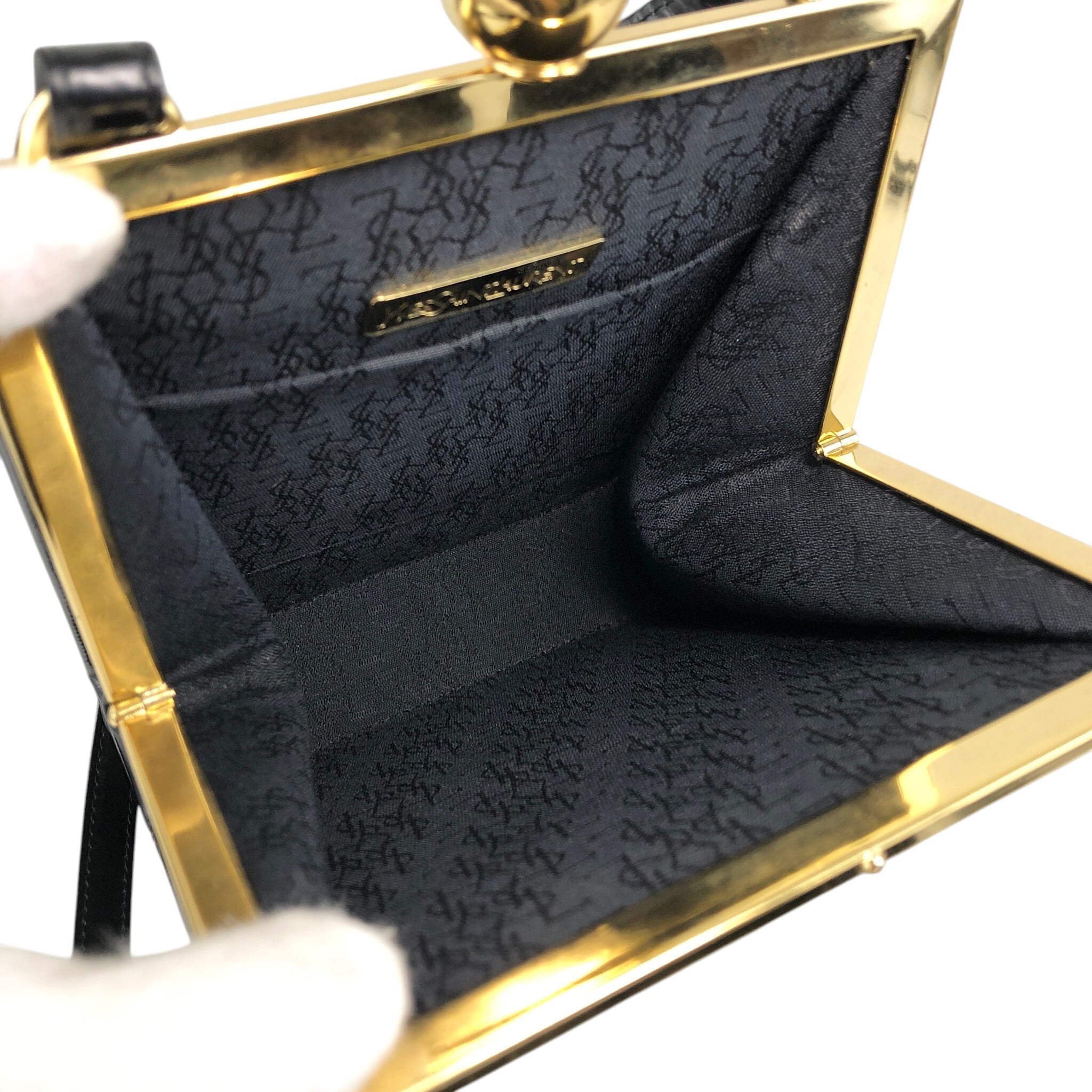 Yves Saint Laurent イヴ・サンローラン ショルダーバッグ ブラック