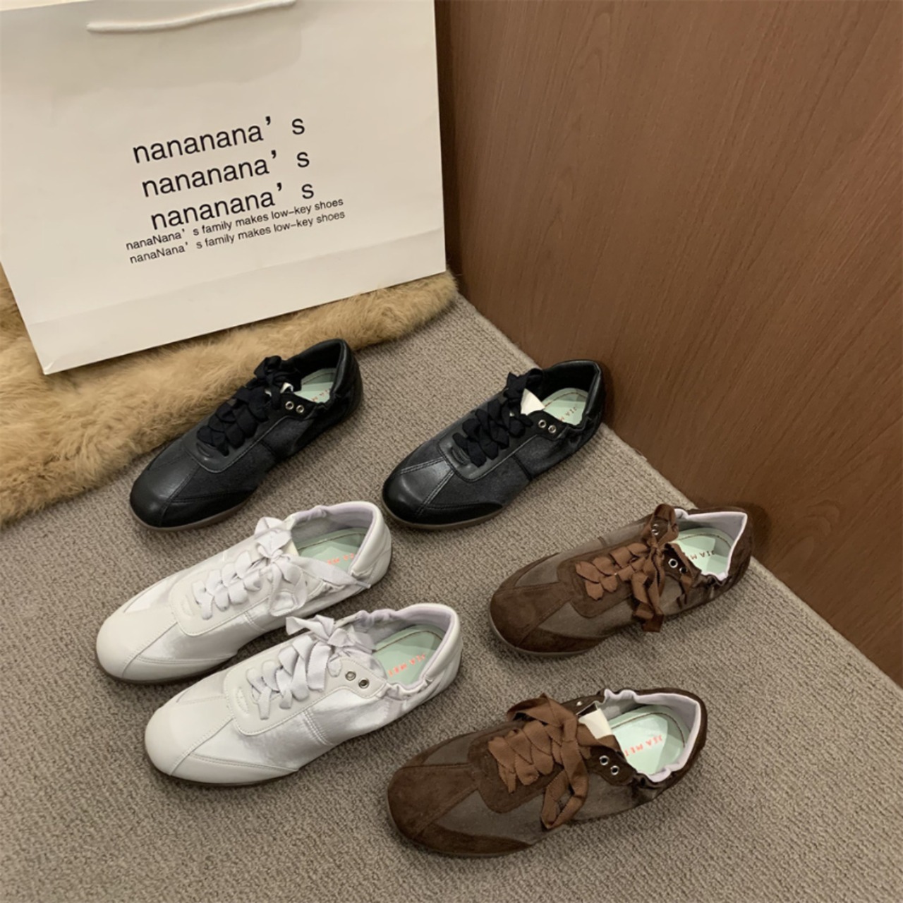 lace-up low-cut sneakers　J00426