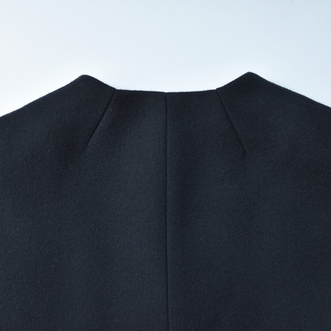 atelier naruse アトリエナルセ　「2023秋冬モデル」メルトンウールコクーンコート　定番のメルトンウールのコクーンコート。防寒性にも優れた厚手ウールのV明きコクーン型コートです。【送料無料】
